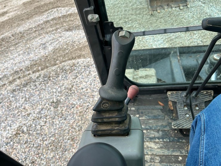 2022-bobcat-e88-image-25