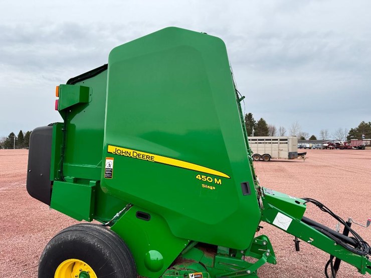 2020-john-deere-450m-image-10