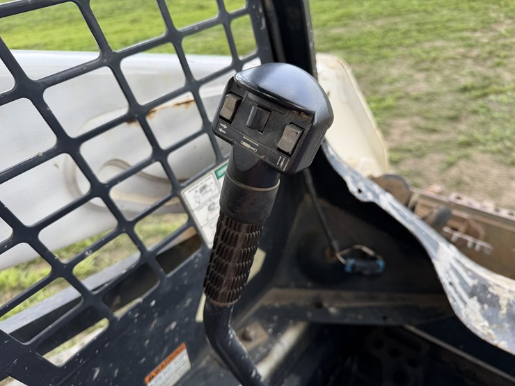 2015-bobcat-t590-image-13