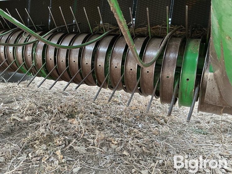 2010-john-deere-567-image-18