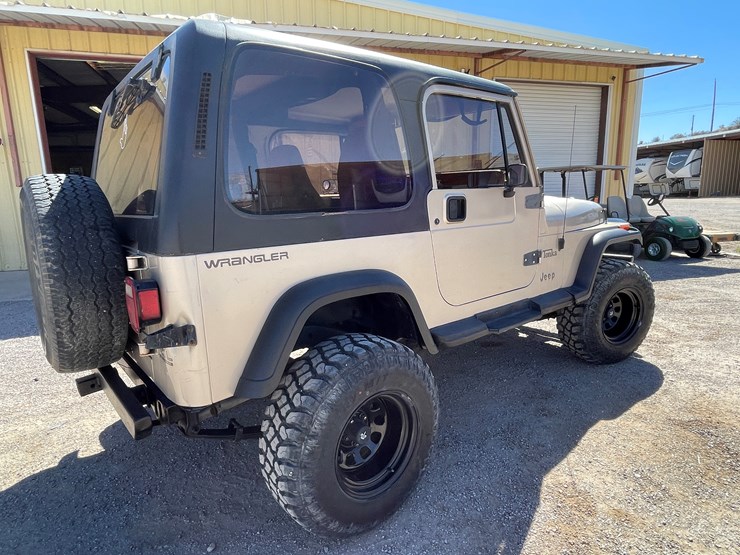 1993-jeep-wrangler-image-3