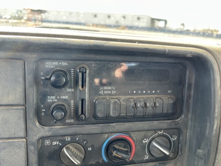 1997-chevrolet-3500-image-21