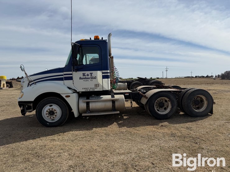 2005-freightliner-columbia-120-t/a-truck-tractor-image-8
