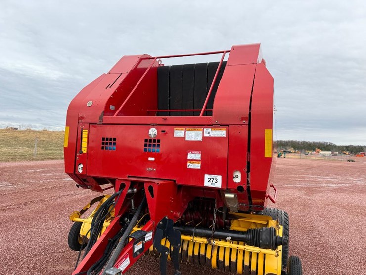 new-holland-br7070-image-12