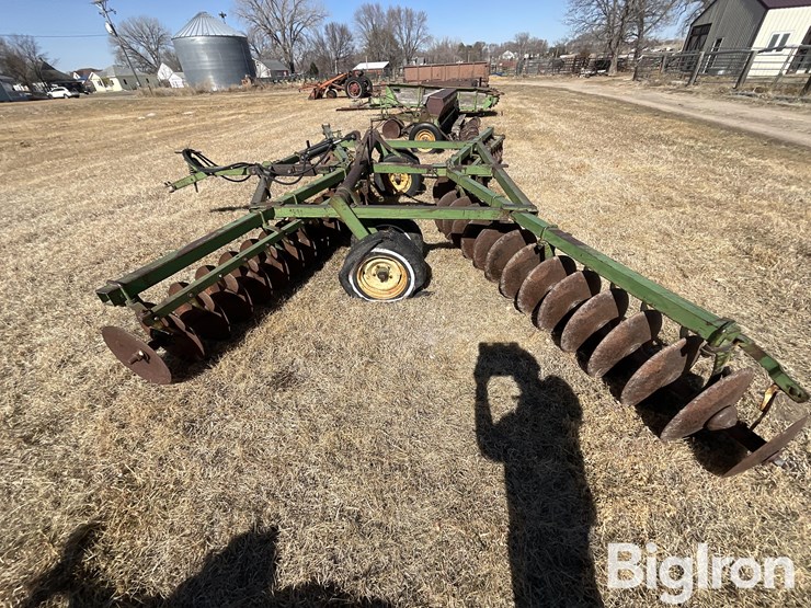 john-deere-17-image-8