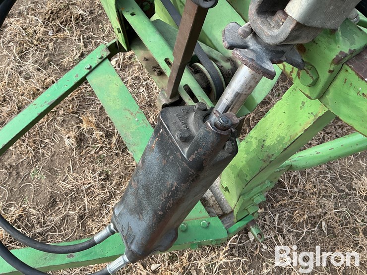 john-deere-350-image-11