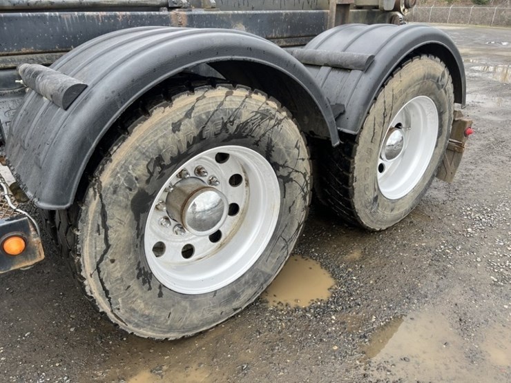 1996-peterbilt-378-image-17