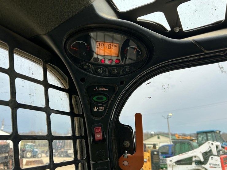 2019-bobcat-t595-image-27