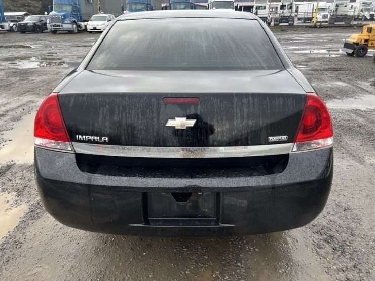 2011-chevrolet-impala-sedan-image-5