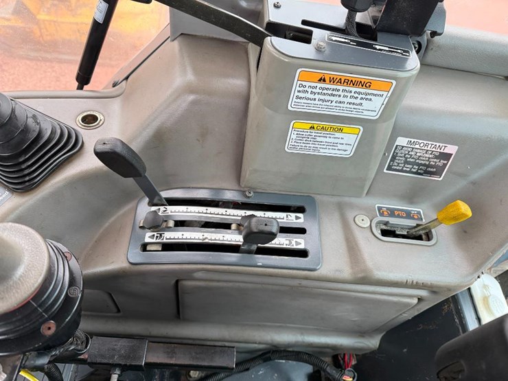 2005-kubota-la1301s-image-57