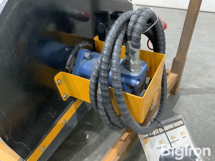 2025-massey-ferguson-730-image-16