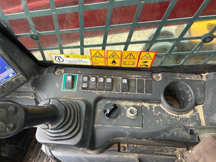 2018-takeuchi-tl12v2-image-23