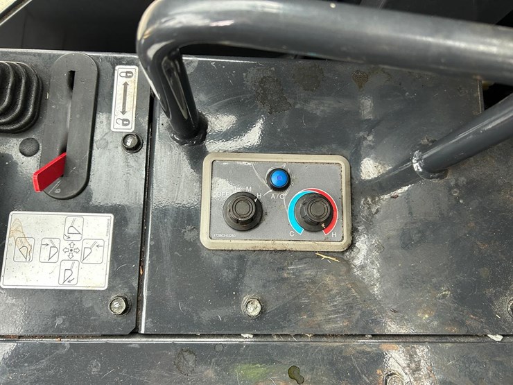 2016-yanmar-v4-7-image-23