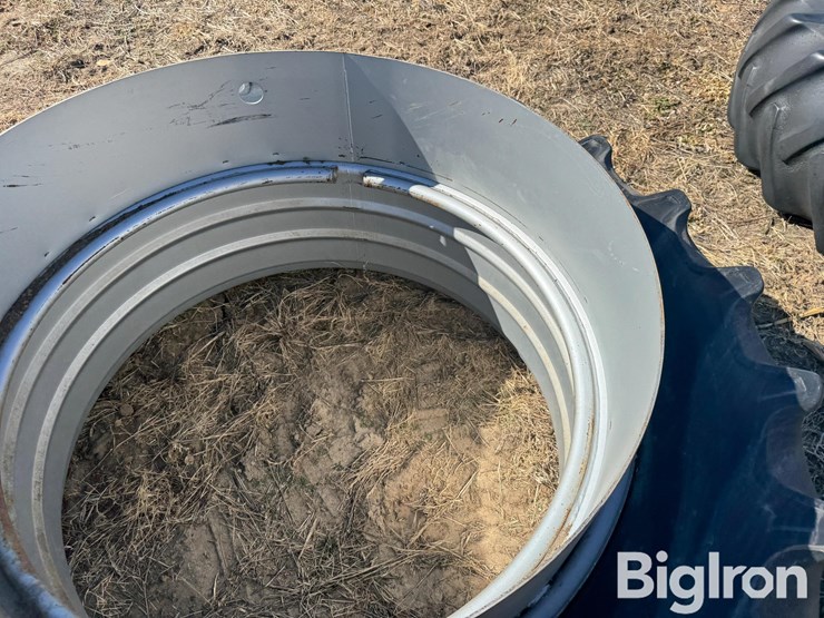 18.4-42-dual-rims-&-tires-image-14