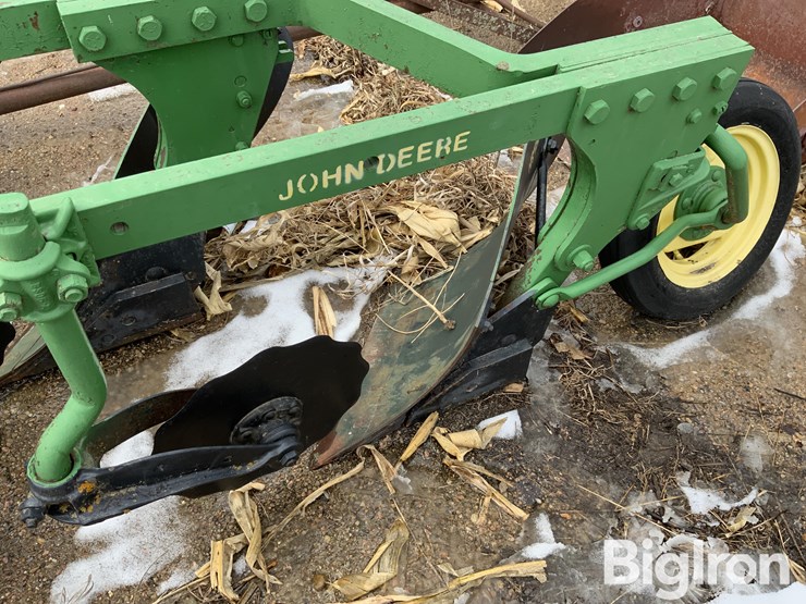 john-deere-810-image-10