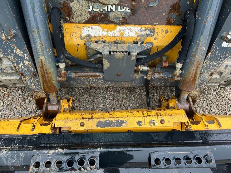 2022-deere-317g-image-10