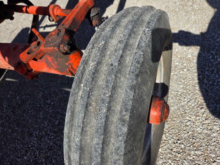 case-730-tractor-image-13