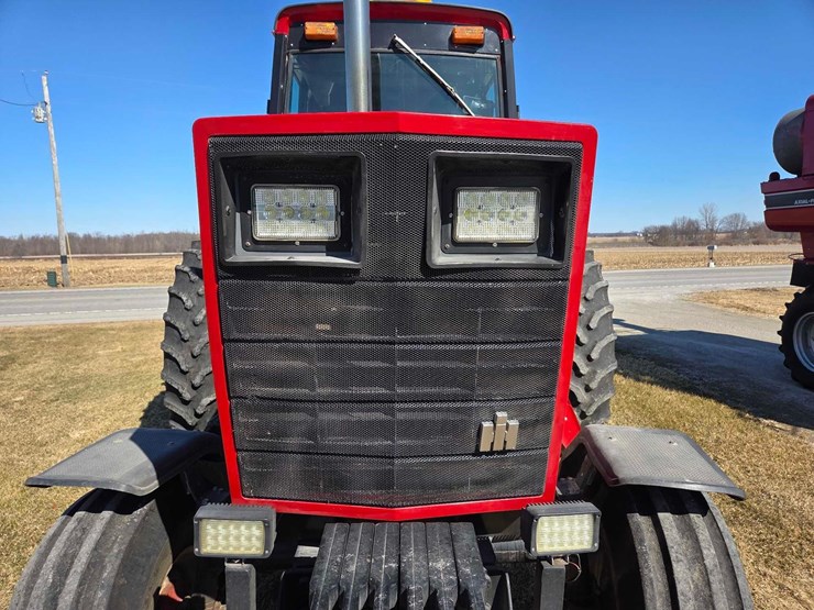 ih-5288-tractor-image-32