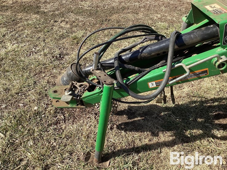 2010-john-deere-568-image-9