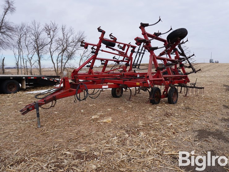 case-ih-4800-image-1