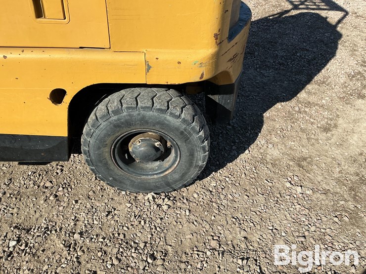 caterpillar-v40b-image-18