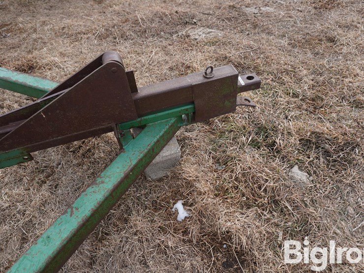 john-deere-32-image-10