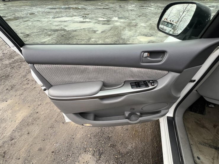 2008-toyota-sienna-le-image-20