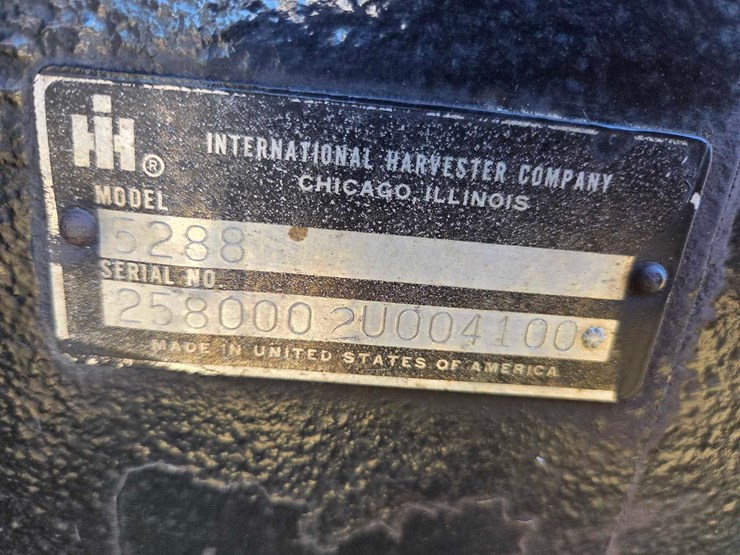 ih-5288-tractor-image-22