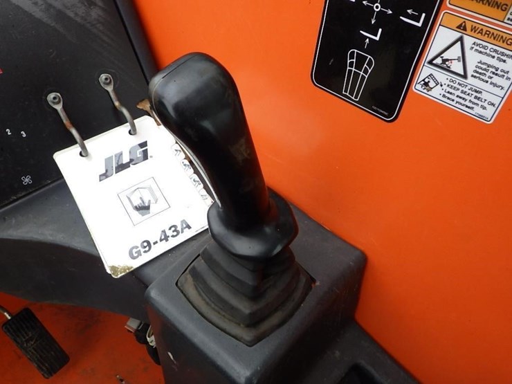 2013-jlg-g9-43a-image-25