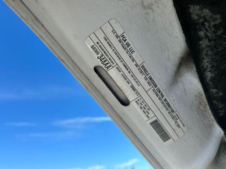 2018-dodge-2500-image-31