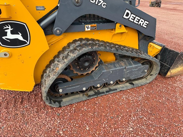 2020-deere-317g-image-20