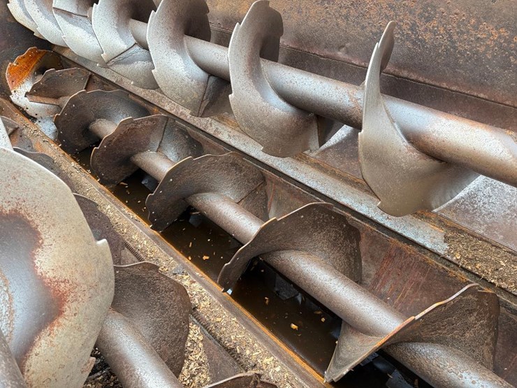 international-7600-image-81