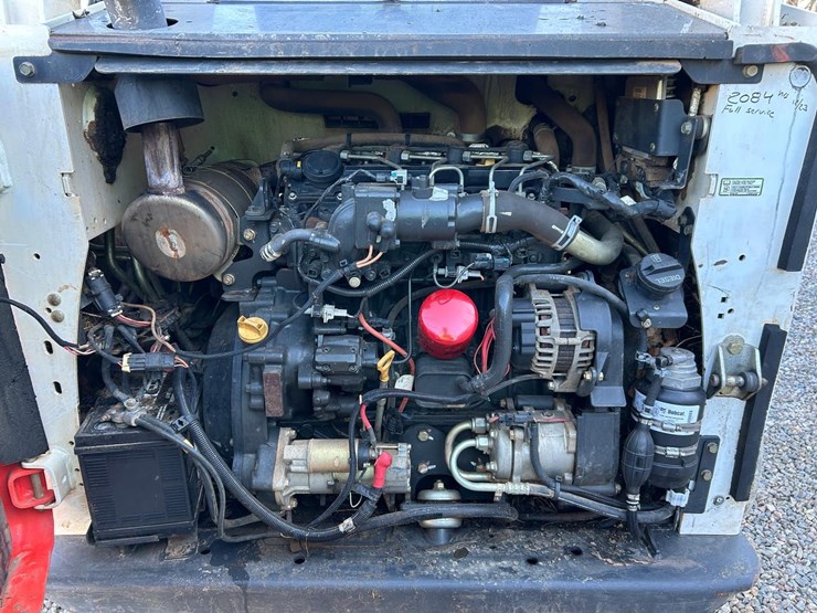 2017-bobcat-t740-image-15