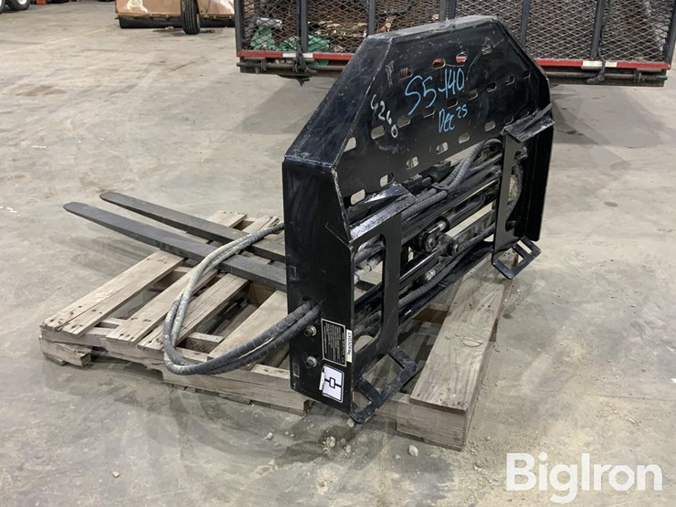 2025-massey-ferguson-730-image-7