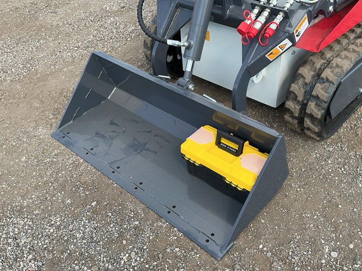 #1018-•-unused-2025-bttl-st28h-6-mini-skid-loader-image-9