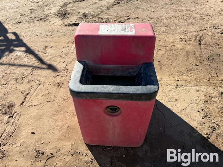 behlen-ahw-100-livestock-waterer-image-4