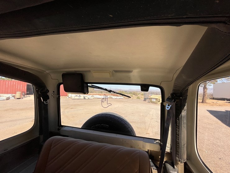 1993-jeep-wrangler-image-9