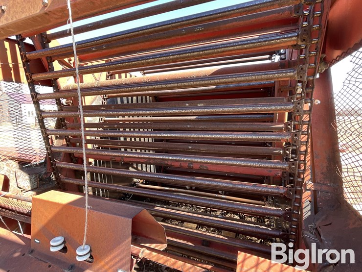 new-holland-852-image-12