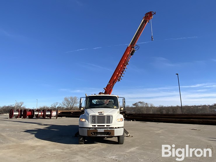 2012-freightliner-m2-106-image-2