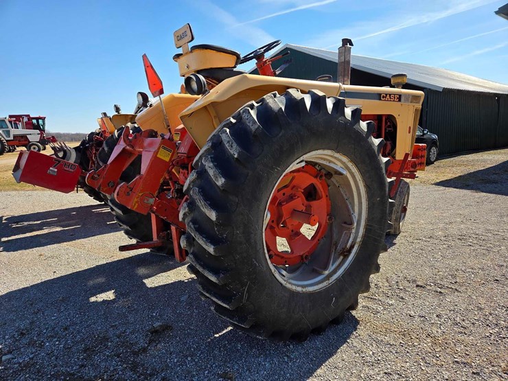 case-730-comfort-king-tractor-image-25