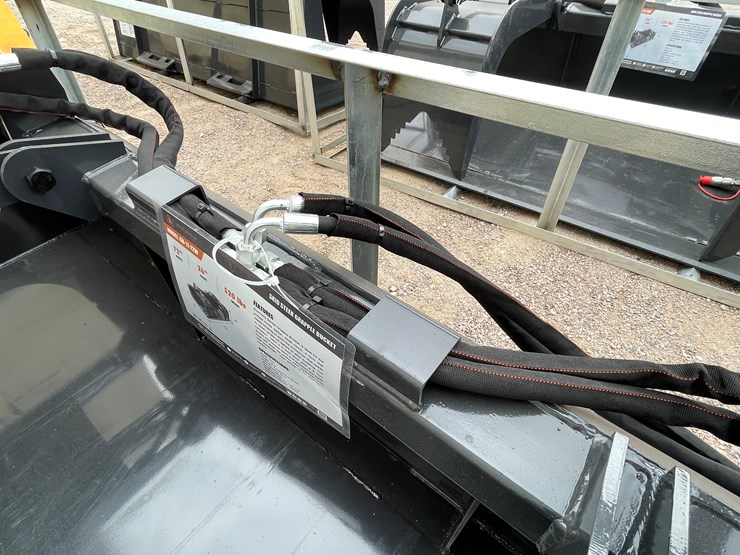 #4365-•-unused-2026-wolverine-skid-steer-grapple-bucket-attachment-image-8