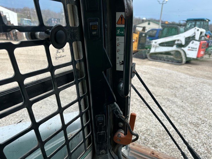 2019-bobcat-t595-image-28