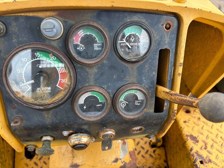 1982-deere-450cc-image-8