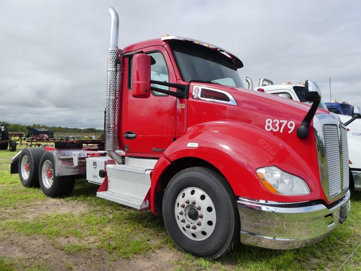 2018-kenworth-t680-image-1