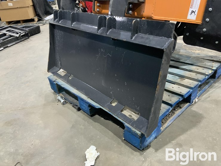 2025-massey-ferguson-730-image-11