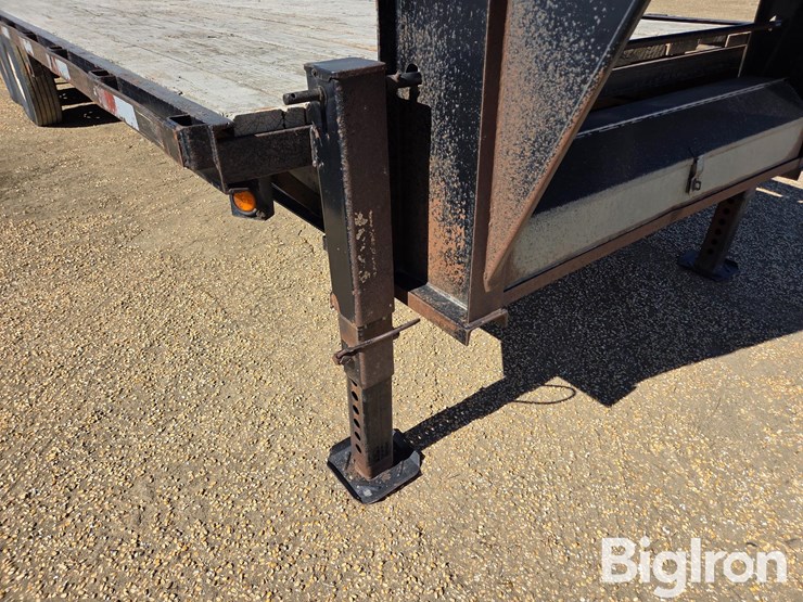 2008-titan-trailer-image-13