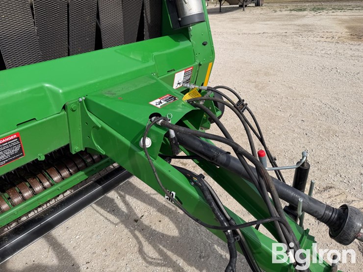 2023-john-deere-560m-image-13