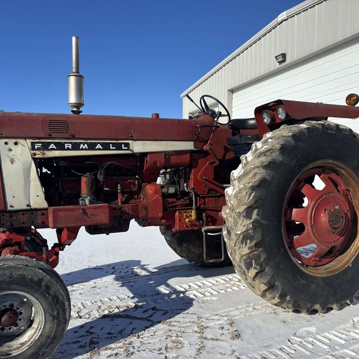 Farmall 656 Gas Tractor