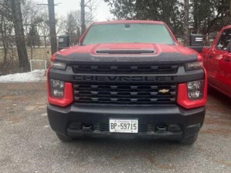 2022-chevrolet-2500hd-image-3