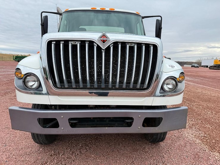 international-7600-image-25